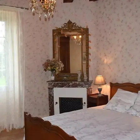 Grande Maison En Pierre Avec Piscine A Villa